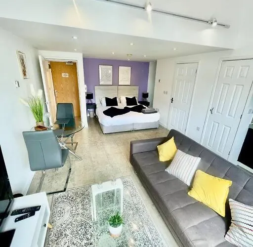 Cambridge City Centre Studio First Floor Sleeps 3